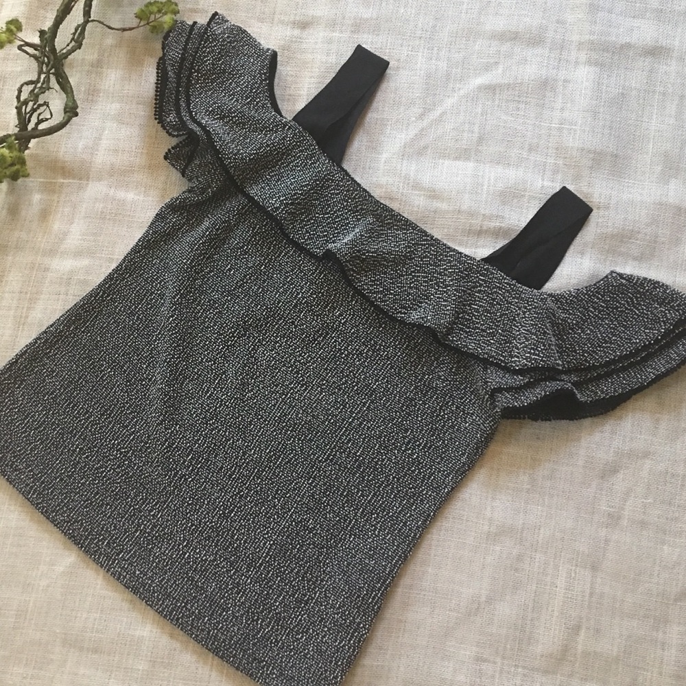 Banana Republic Off The Shoulder Top - Picture 3 of 5